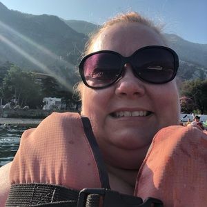 Meet your Posher, Lea